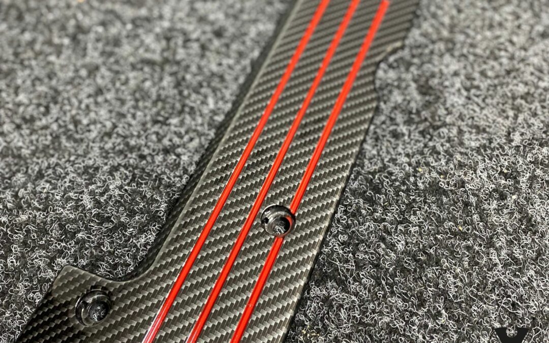 Honda Civic Type-R Spark Plug Cover Hydro Dipped in Carbon Fibre with Red Detail